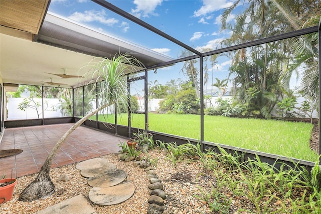 7401 3rd Ave NW, Bradenton, FL 34209 - unfurnished sunroom featuring a ceiling fan