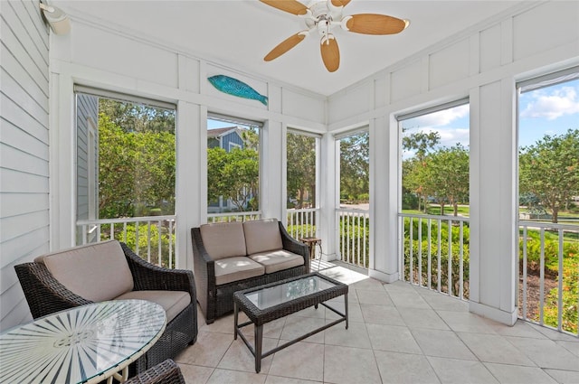 315 Sapphire Lake Dr Unit 101, Bradenton, FL 34209 - sunroom / solarium featuring ceiling fan, outdoor lounge area, and plenty of natural light