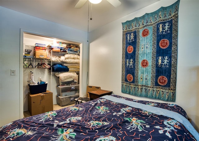 2216 Lake Shore Dr, Nokomis, FL 34275 - bedroom with a ceiling fan