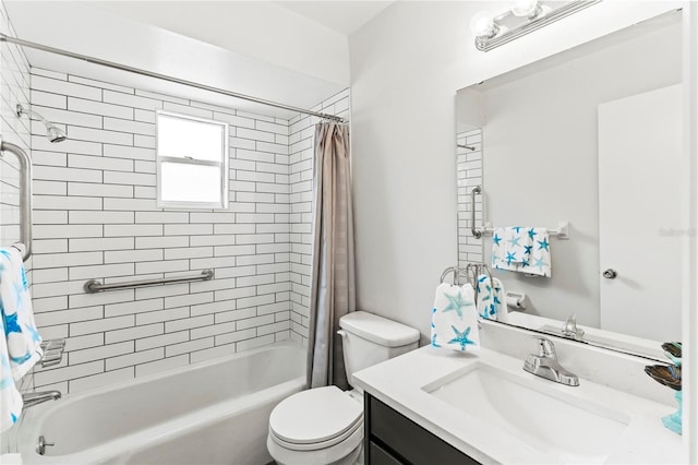 643 Park Cir, Bradenton, FL 34207 - bathroom featuring shower / tub combo and vanity