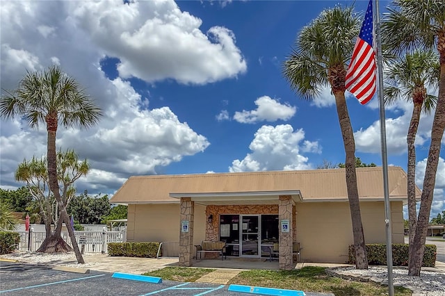 643 Park Cir, Bradenton, FL 34207 - view of building exterior with uncovered parking