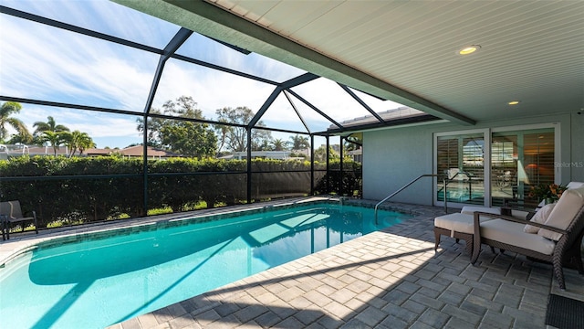 510 Wedge Ln, Longboat Key, FL 34228 - swimming pool featuring a patio area and a lanai