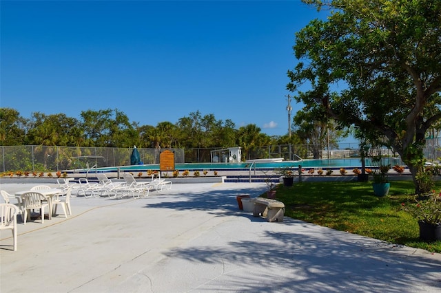 6731 Washington Pl, Bradenton, FL 34207 - community pool with a patio