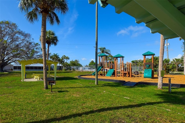 6731 Washington Pl, Bradenton, FL 34207 - communal playground with a lawn