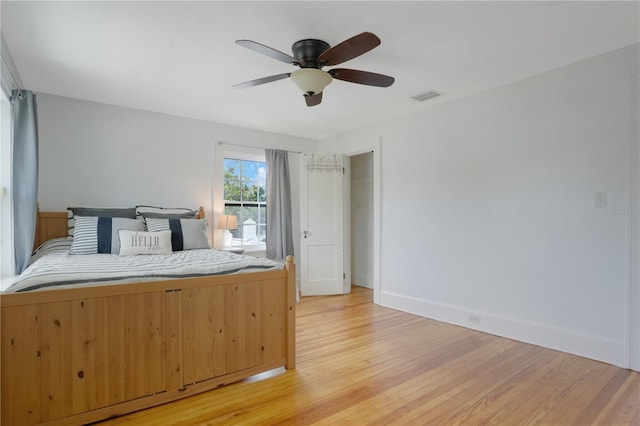 480 28th Ave N, Saint Petersburg, FL 33704 - bedroom with light wood-style floors, baseboards, and ceiling fan