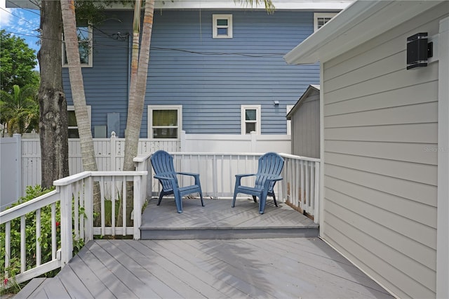 480 28th Ave N, Saint Petersburg, FL 33704 - view of deck