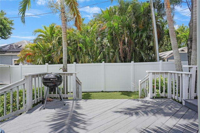 480 28th Ave N, Saint Petersburg, FL 33704 - deck with a fenced backyard