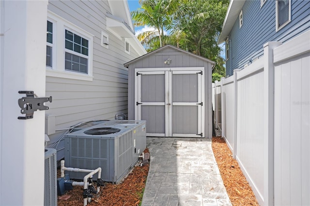 480 28th Ave N, Saint Petersburg, FL 33704 - view of shed with cooling unit