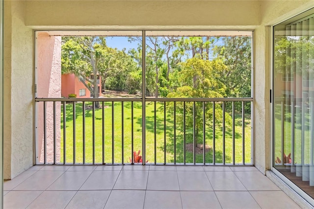 5500 Longwood Run Blvd Unit 203, Sarasota, FL 34243 - unfurnished sunroom featuring plenty of natural light