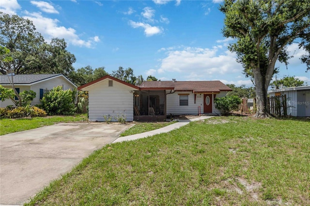 2558 Hawthorne St, Sarasota, FL 34239 - view of ranch-style house