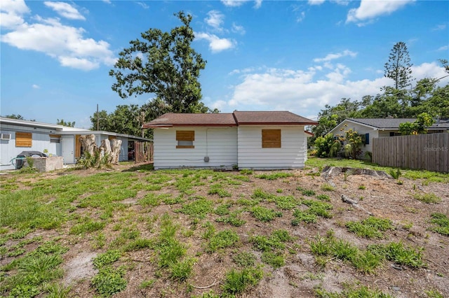 2558 Hawthorne St, Sarasota, FL 34239 - back of property