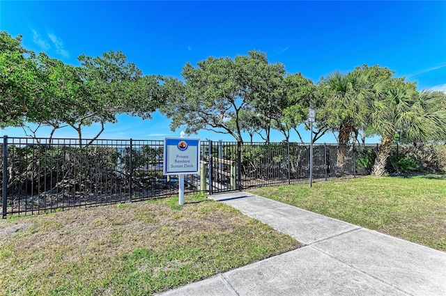 7820 34th Ave W Unit 102, Bradenton, FL 34209 - surrounding community with a gate