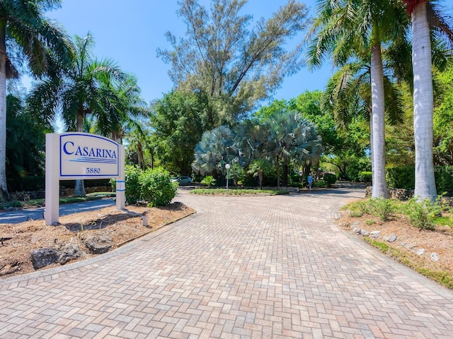 5880 Midnight Pass Rd Unit 202, Sarasota, FL 34242 - surrounding community with decorative driveway