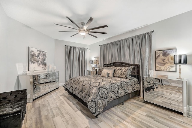 2912 51st St E, Bradenton, FL 34208 - bedroom featuring wood finished floors and a ceiling fan
