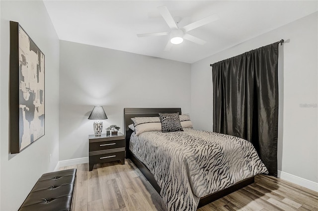 2912 51st St E, Bradenton, FL 34208 - bedroom featuring light wood-style flooring and ceiling fan