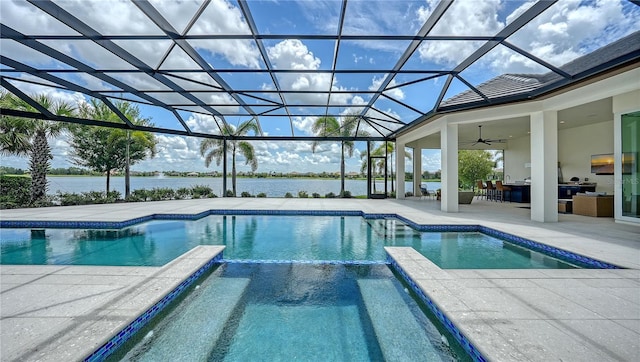 14665 Como Cir, Lakewood Ranch, FL 34202 - view of swimming pool with a patio, a pool with connected hot tub, a water view, and ceiling fan