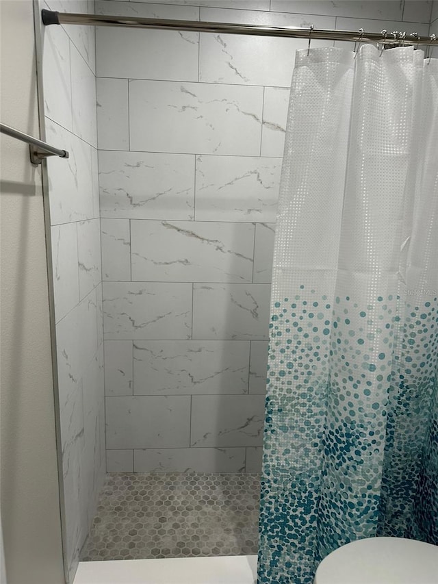 1840 3rd Ave E, Bradenton, FL 34208 - full bathroom with tiled shower and toilet