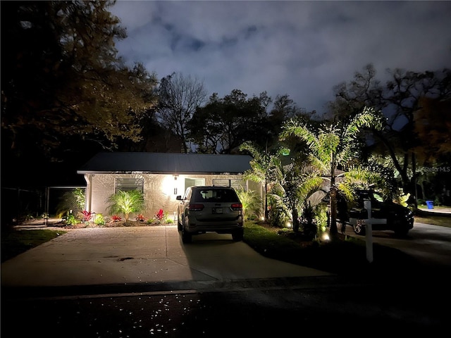 1840 3rd Ave E, Bradenton, FL 34208 - view of front facade featuring concrete driveway