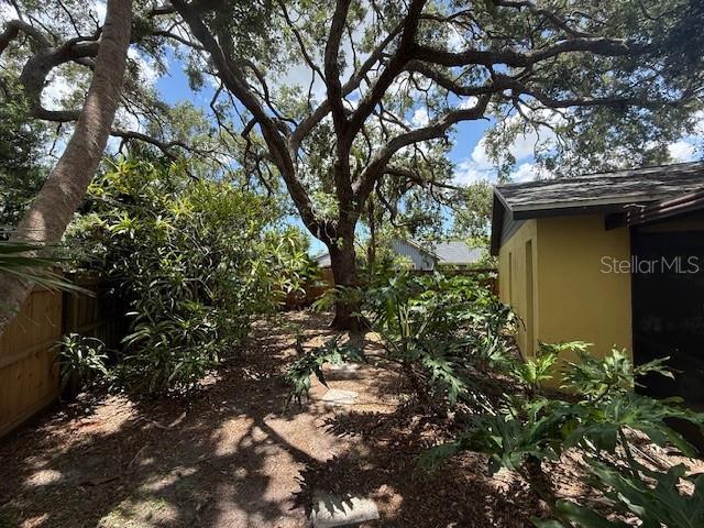 5032 81st Avenue Terrace E, Sarasota, FL 34243 - view of yard