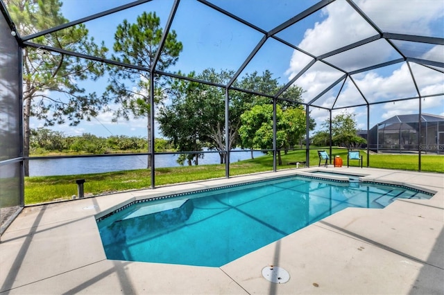 13503 22nd Ct E, Parrish, FL 34219 - swimming pool featuring a water view, an in-ground hot tub, a lawn, a patio area, and a lanai