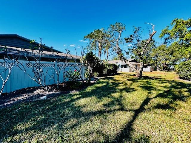 2607 29th Ave W, Bradenton, FL 34205 - view of yard