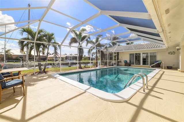2807 Coral Way, Punta Gorda, FL 33950 - outdoor pool featuring a patio and glass enclosure