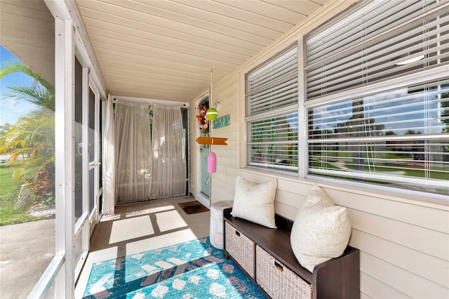 5948 Mirror Lake Rd, Sarasota, FL 34238 - view of sunroom / solarium