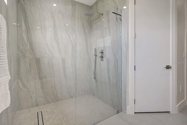 289 Long Meadow Ln, Rotonda West, FL 33947 - bathroom with a marble finish shower