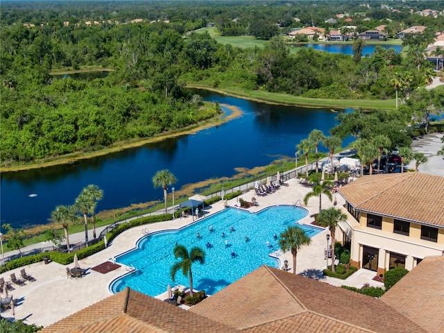 305 Siena Vista Pl, Sun City Center, FL 33573 - community pool with a water view and a patio area