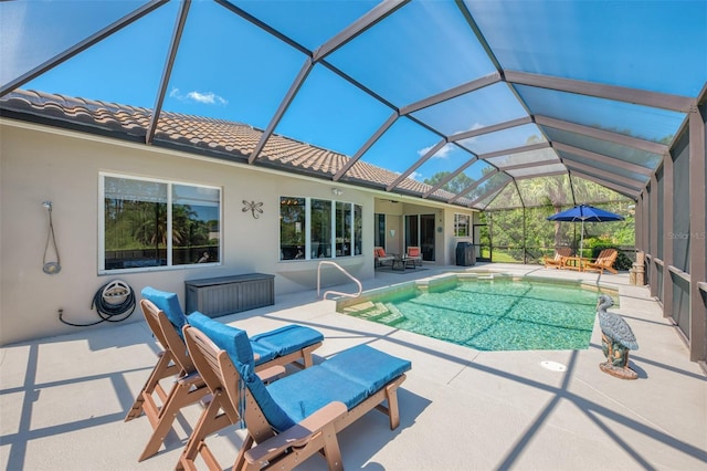 7302 Dunes Ct, Bradenton, FL 34202 - swimming pool featuring a patio area and a lanai