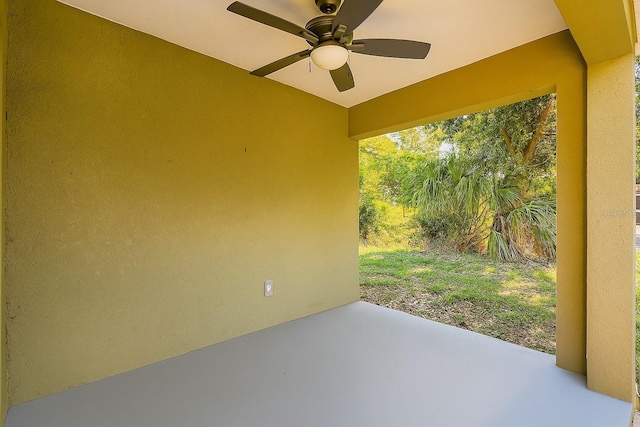 718 17th St E, Bradenton, FL 34208 - view of patio featuring ceiling fan