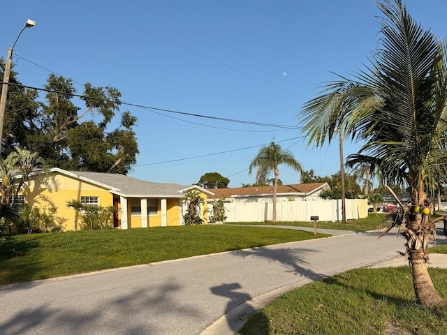 5615 Waneta Pl, Sarasota, FL 34231 - single story home with stucco siding
