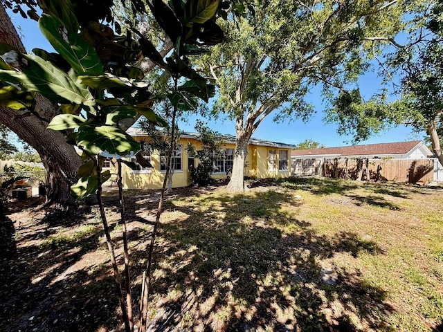5615 Waneta Pl, Sarasota, FL 34231 - view of yard