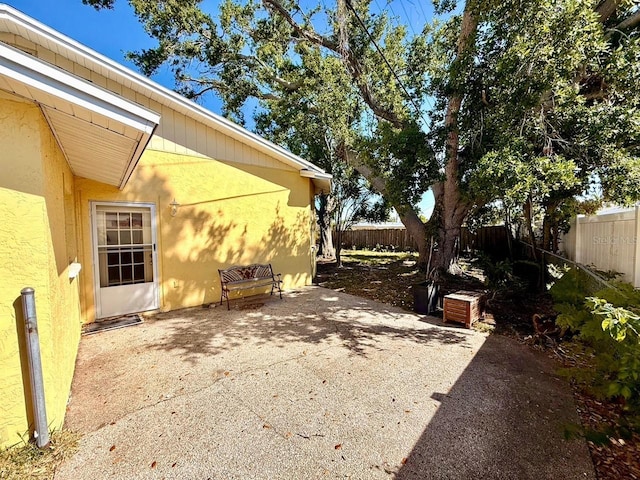 5615 Waneta Pl, Sarasota, FL 34231 - view of patio / terrace