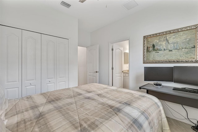 6507 Clairborne Ln, Bradenton, FL 34211 - bedroom featuring a closet, connected bathroom, and ceiling fan