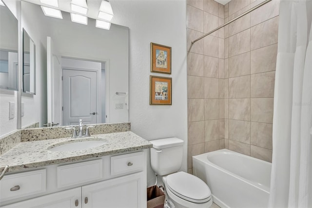 6507 Clairborne Ln, Bradenton, FL 34211 - bathroom with vanity and shower / tub combo