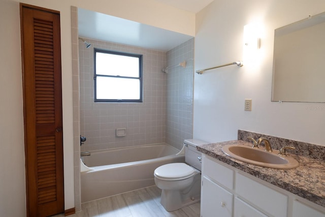 3804 65th St E, Bradenton, FL 34208 - full bath with shower / washtub combination, vanity, and a closet