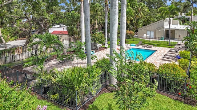 2220 Bahia Vista St Unit G4, Sarasota, FL 34239 - community pool with a fenced backyard and a patio area