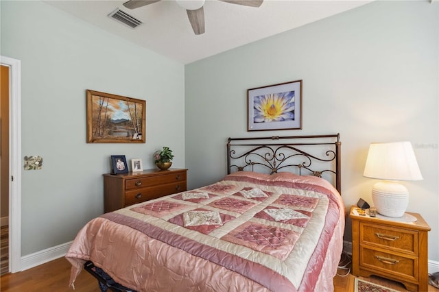 315 36th St NE, Bradenton, FL 34208 - bedroom featuring wood finished floors and a ceiling fan