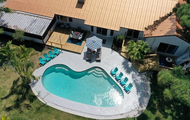 1112 Montezuma Dr, Bradenton, FL 34209 - aerial view of property and surrounding area featuring a pool area