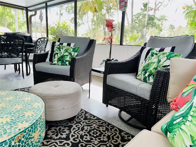 1112 Montezuma Dr, Bradenton, FL 34209 - sunroom / solarium featuring outdoor lounge area