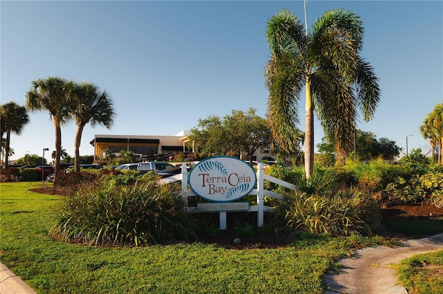 2511 Lantana Ln, Palmetto, FL 34221 - community / neighborhood sign featuring a lawn