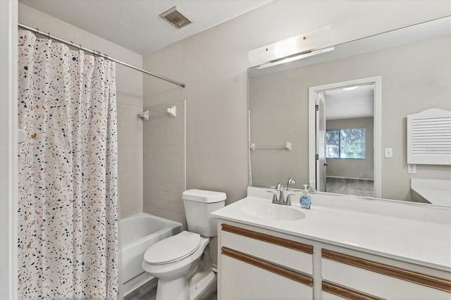 7866 Eagle Creek Dr Unit 7866, Sarasota, FL 34243 - full bathroom featuring vanity and shower / tub combo with curtain