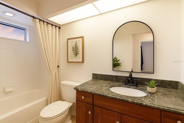 9122 16th Avenue Cir NW, Bradenton, FL 34209 - bathroom with vanity and shower / bathtub combination with curtain