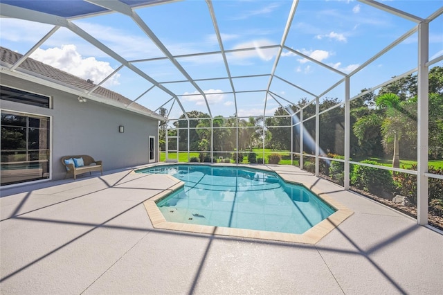 8924 Misty Creek Dr, Sarasota, FL 34241 - swimming pool with a patio area