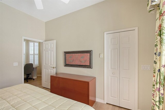 5839 Los Verdes Ct, Bradenton, FL 34210 - bedroom featuring wood finished floors and ceiling fan