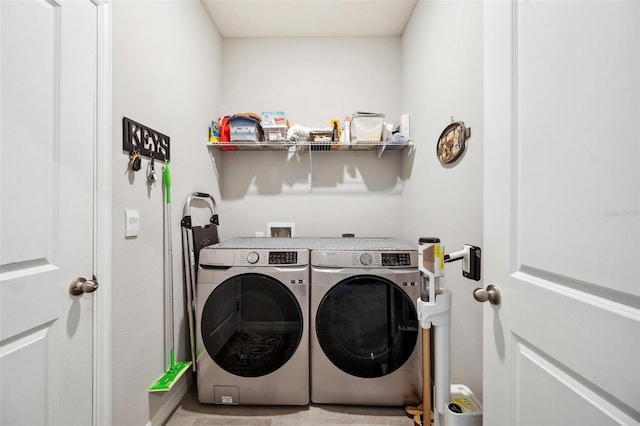 4405 Weathered Moss Gln, Palmetto, FL 34221 - laundry room with washer and dryer