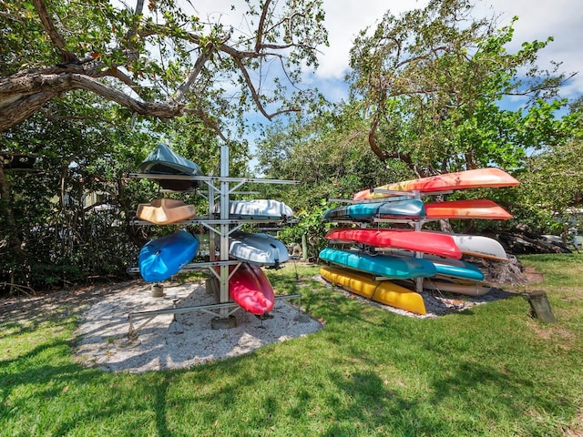 615 Dream Island Pl Unit 105, Longboat Key, FL 34228 - view of green lawn