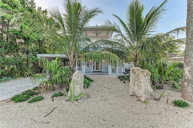 160 Coolidge Dr, Sarasota, FL 34236 - view of front of property featuring a porch