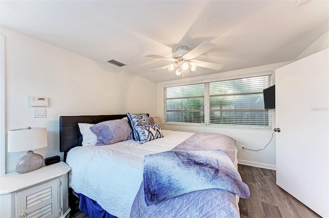 160 Coolidge Dr, Sarasota, FL 34236 - bedroom featuring wood finished floors and a ceiling fan